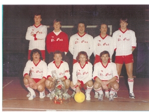 20° trofeo indoor-calcetto- Palestra Transaqua Scuole Medie Dic.\'85 Gen.\'86- squadra \"il Pub\"